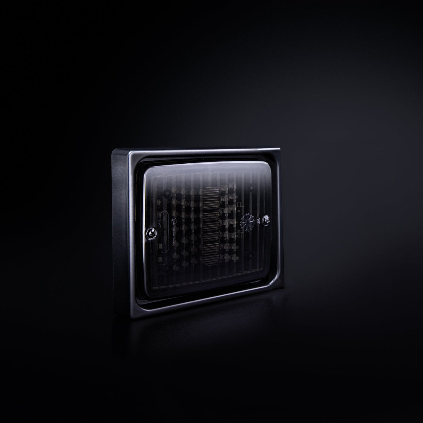 Strands IZE LED Single Mounting Frame / 1 Lamp Version -