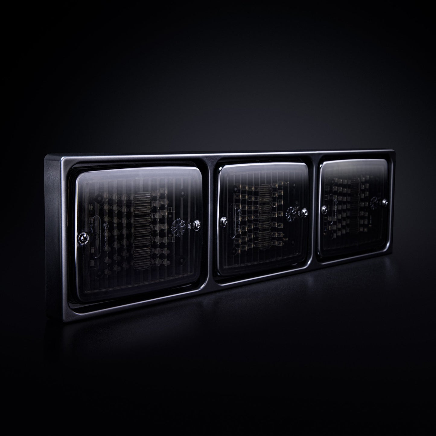 Strands IZE LED Mounting Frame / 3 Lamp Version -