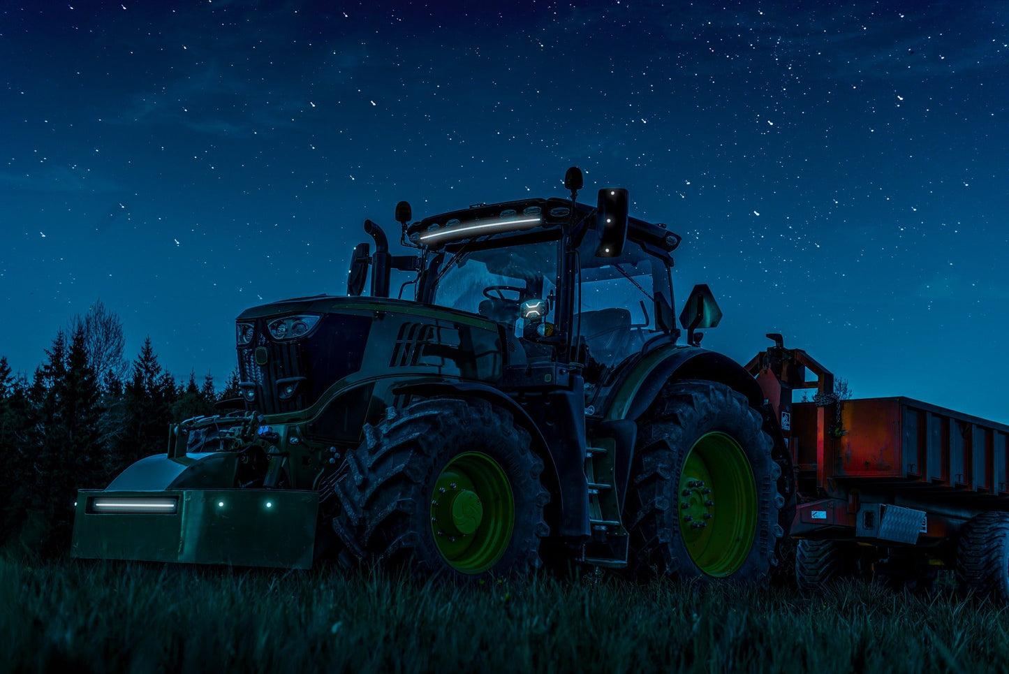 strands light bar fitted on tractor